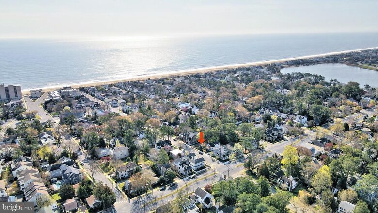 Rehoboth Beach Home 5 Minute Walk from the Ocean - Rehoboth Beach, Delaware