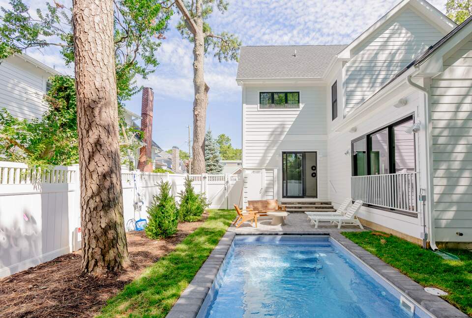 Rehoboth Beach Home 5 Minute Walk from the Ocean - Rehoboth Beach, Delaware