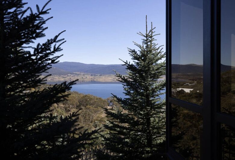 Deepwater - Jindabyne, Australia