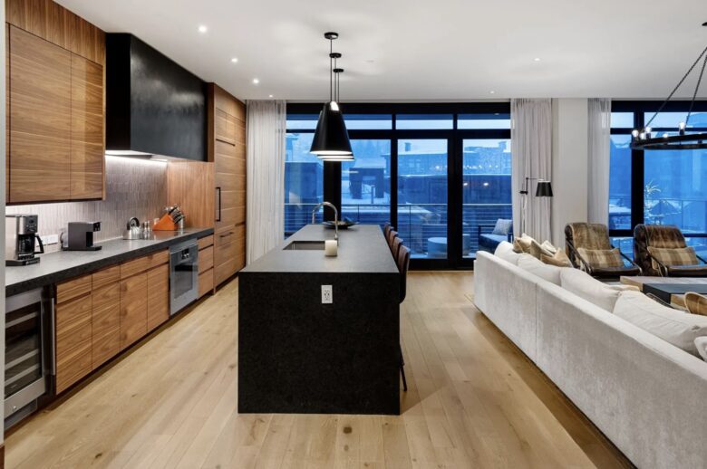 Snowmass Escape: Stylish 3-Bedroom with Stunning Mountain Views - Snowmass Village, United States