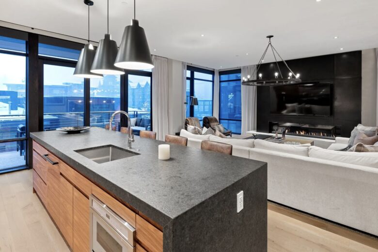 Snowmass Escape: Stylish 3-Bedroom with Stunning Mountain Views - Snowmass Village, United States