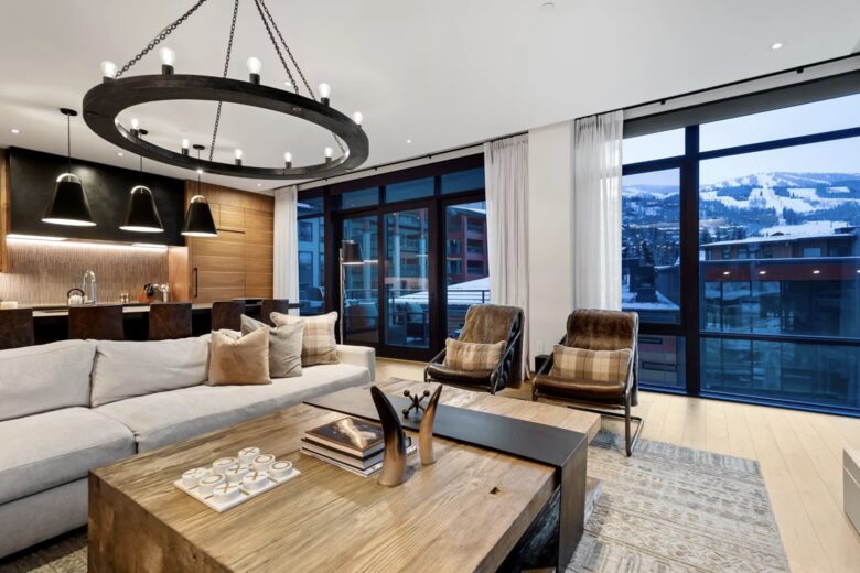 Snowmass Escape: Stylish 3-Bedroom with Stunning Mountain Views - Snowmass Village, United States