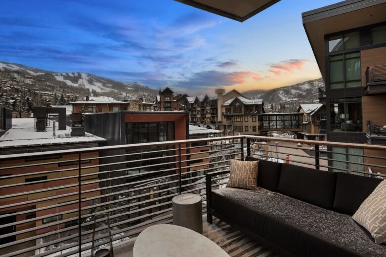 Snowmass Escape: Stylish 3-Bedroom with Stunning Mountain Views - Snowmass Village, United States