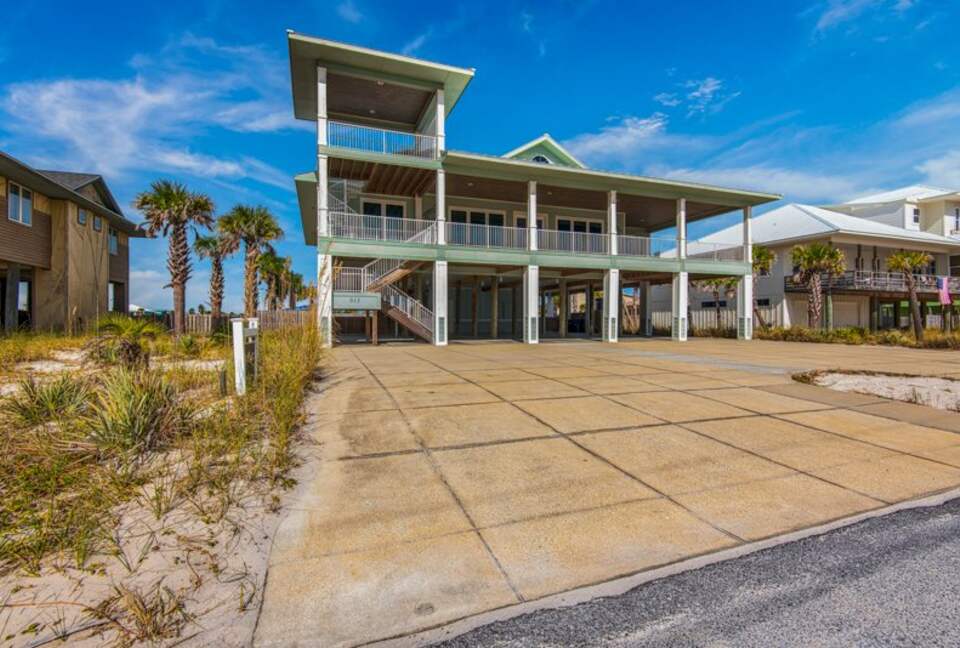 Pensacola Beach Group Retreat with Private Pool - Pensacola Beach, Florida