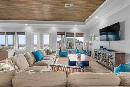 Pensacola Beach Group Retreat with Private Pool - Pensacola Beach, Florida