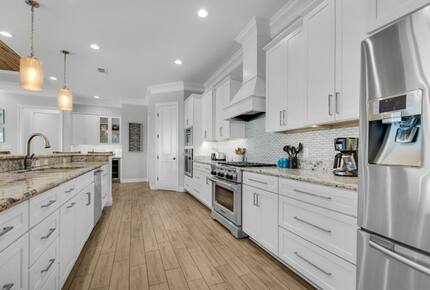 Pensacola Beach Group Retreat with Private Pool - Pensacola Beach, Florida