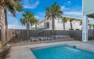 Pensacola Beach Group Retreat with Private Pool - Pensacola Beach, Florida