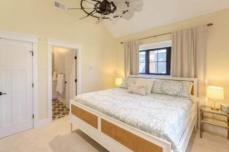 Rehoboth Beach Home 5 Minute Walk from the Ocean - Rehoboth Beach, Delaware