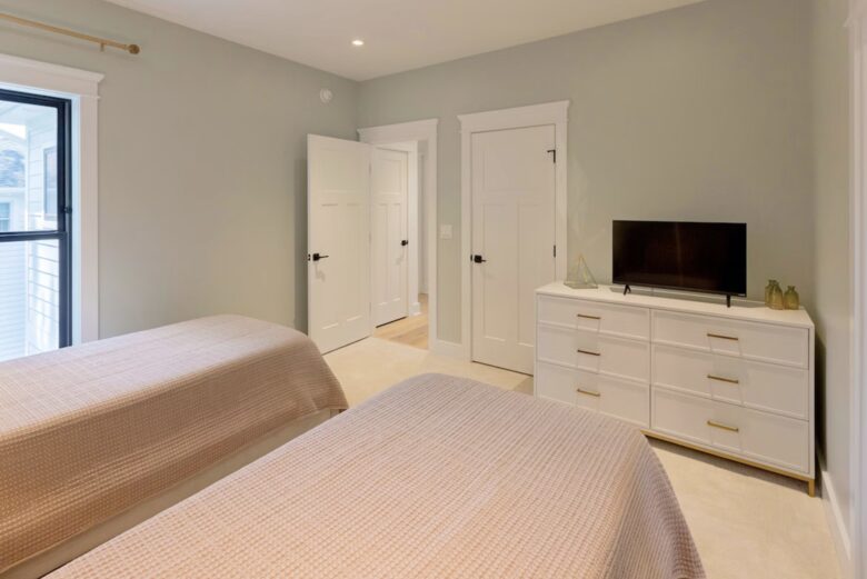Rehoboth Beach Home 5 Minute Walk from the Ocean - Rehoboth Beach, Delaware