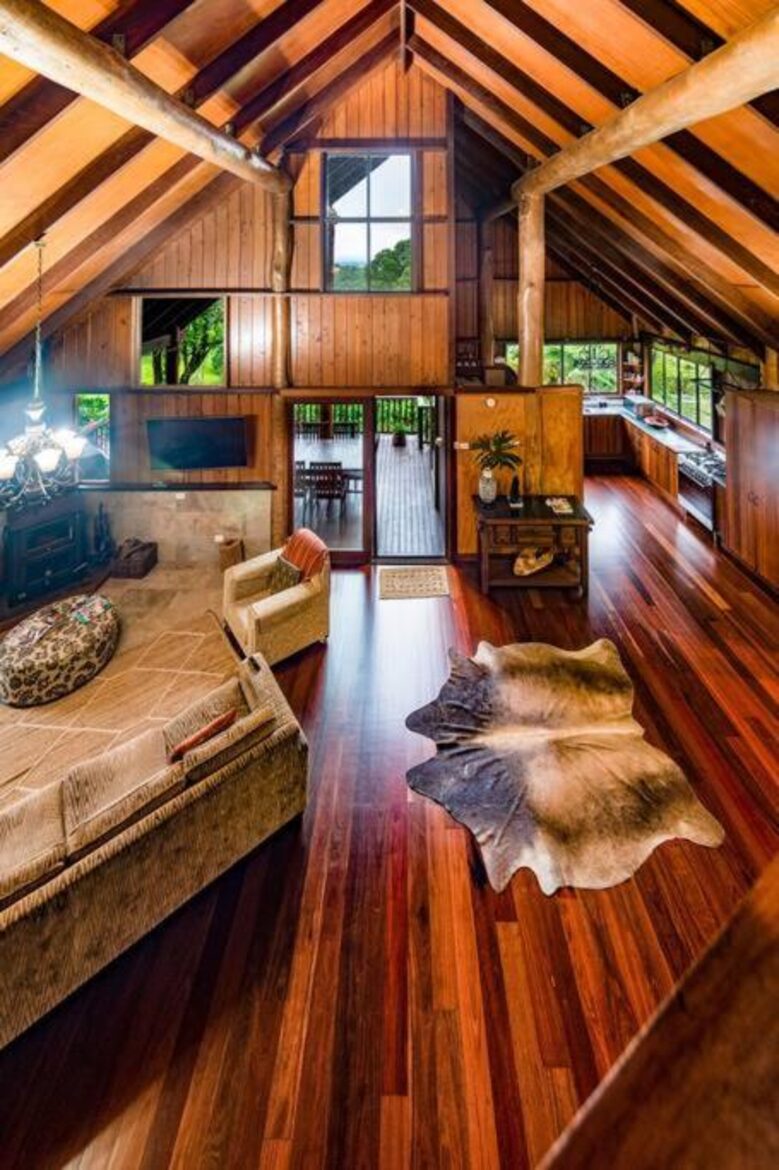 Treetops Sanctuary | Luxury Treehouse - Jaggan, Australia