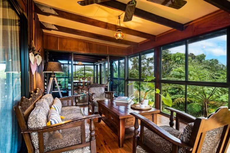 Treetops Sanctuary | Luxury Treehouse - Jaggan, Australia