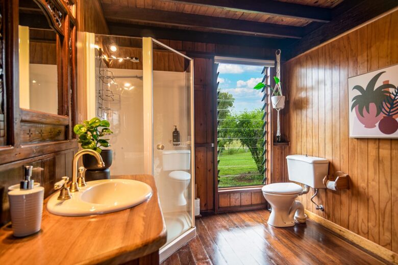Treetops Sanctuary | Luxury Treehouse - Jaggan, Australia