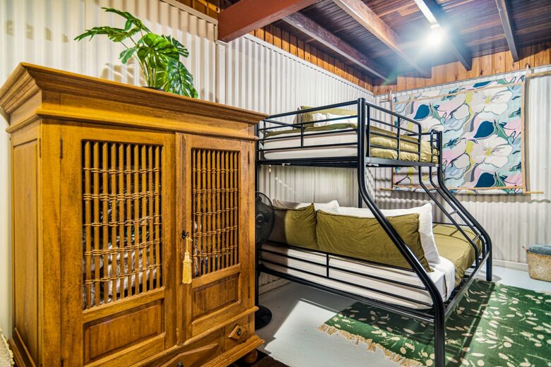 Treetops Sanctuary | Luxury Treehouse - Jaggan, Australia