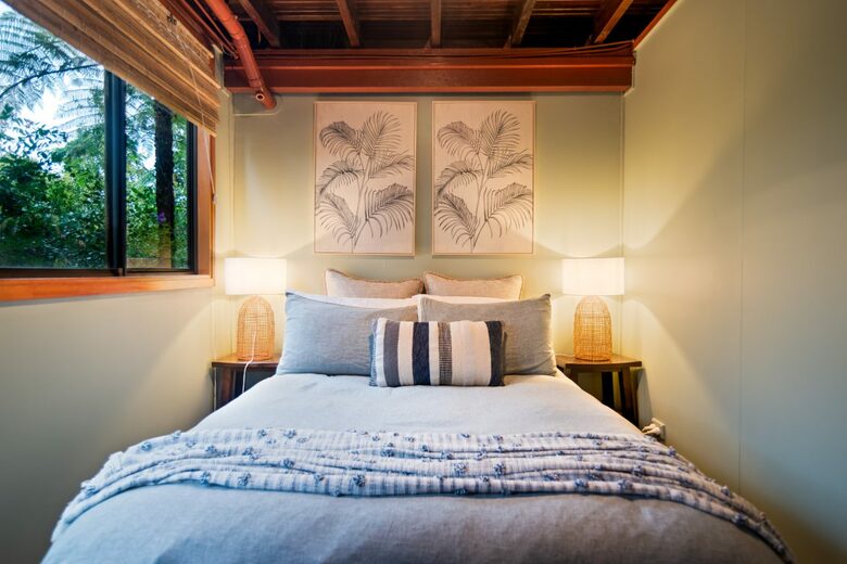 Treetops Sanctuary | Luxury Treehouse - Jaggan, Australia