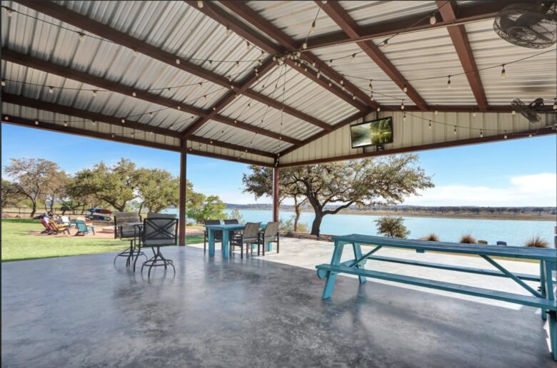 Tres A Lake Retreat - Canyon Lake, Texas