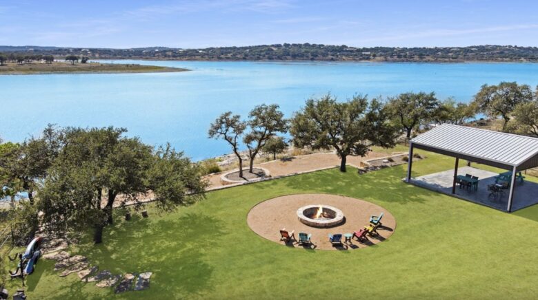 Tres A Lake Retreat - Canyon Lake, Texas