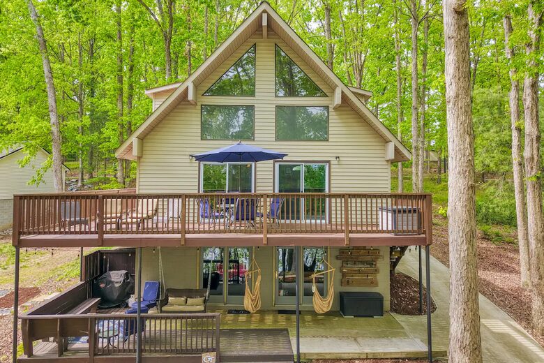 Lake Hartwell Hideaway - Anderson, South Carolina