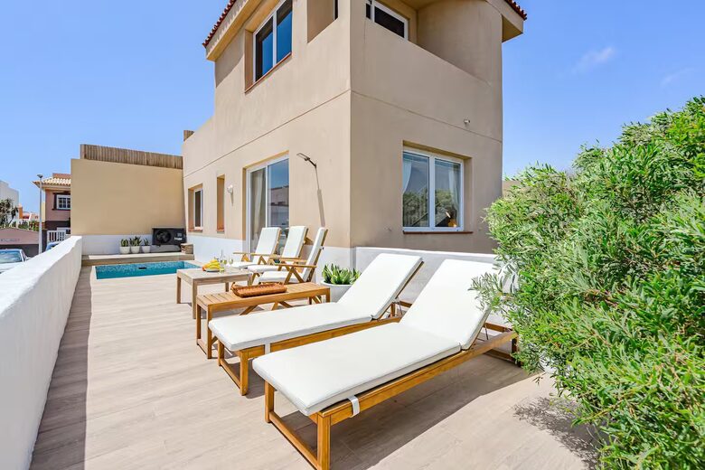 Medano Seaside Villa, Jacuzzi & Pool - El Medano, Tenerife, Spain