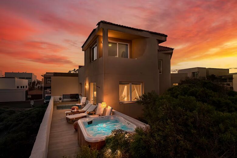 Medano Seaside Villa, Jacuzzi & Pool - El Medano, Tenerife, Spain