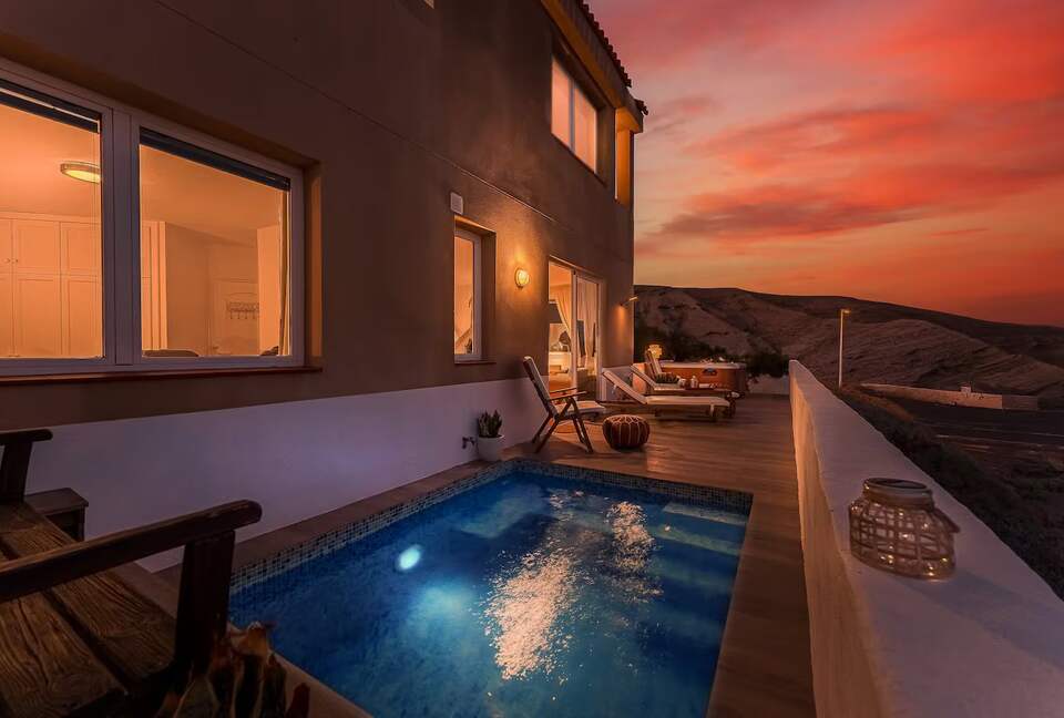 Medano Seaside Villa, Jacuzzi & Pool - El Medano, Tenerife, Spain