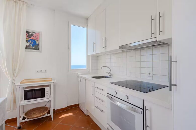 Medano Seaside Villa, Jacuzzi & Pool - El Medano, Tenerife, Spain
