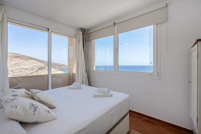 Medano Seaside Villa, Jacuzzi & Pool - El Medano, Tenerife, Spain