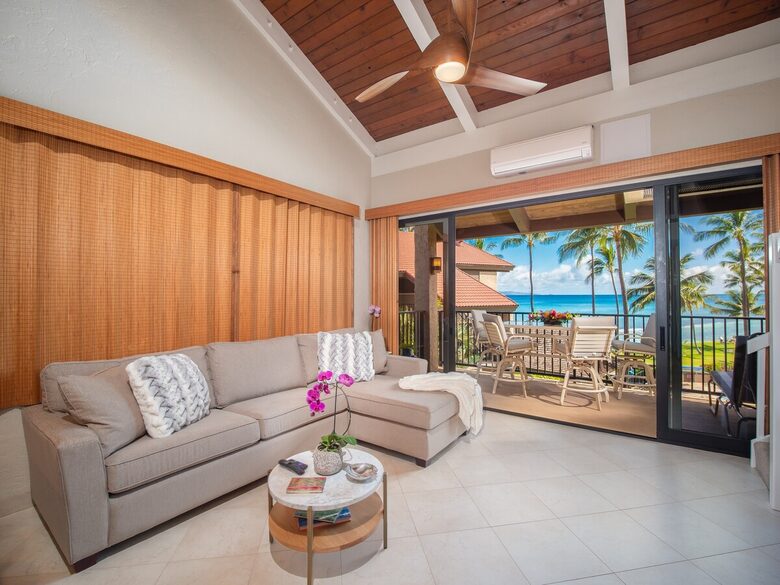 Oceanview Penthouse in Papakea Resort - Lahaina, Hawaii