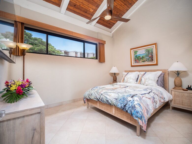 Oceanview Penthouse in Papakea Resort - Lahaina, Hawaii