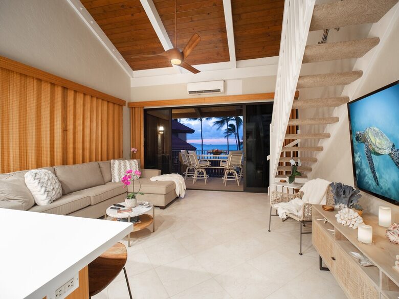 Oceanview Penthouse in Papakea Resort - Lahaina, Hawaii