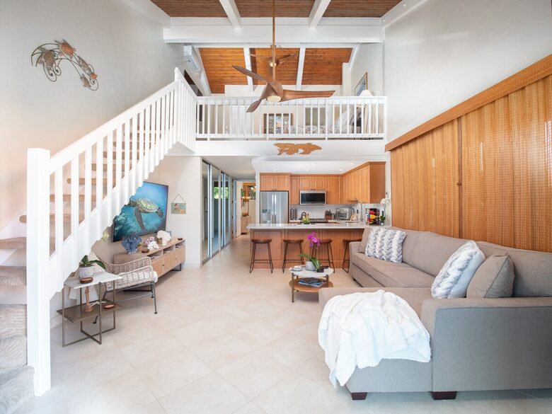 Oceanview Penthouse in Papakea Resort - Lahaina, Hawaii