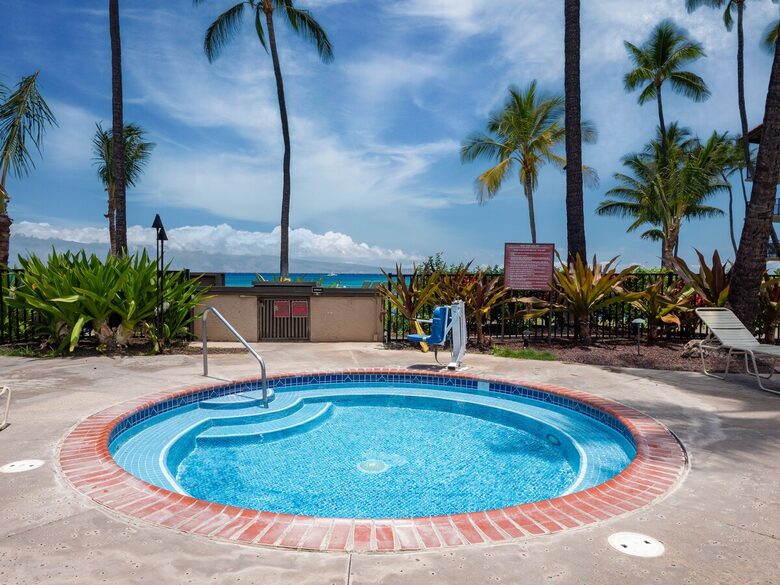 Oceanview Penthouse in Papakea Resort - Lahaina, Hawaii