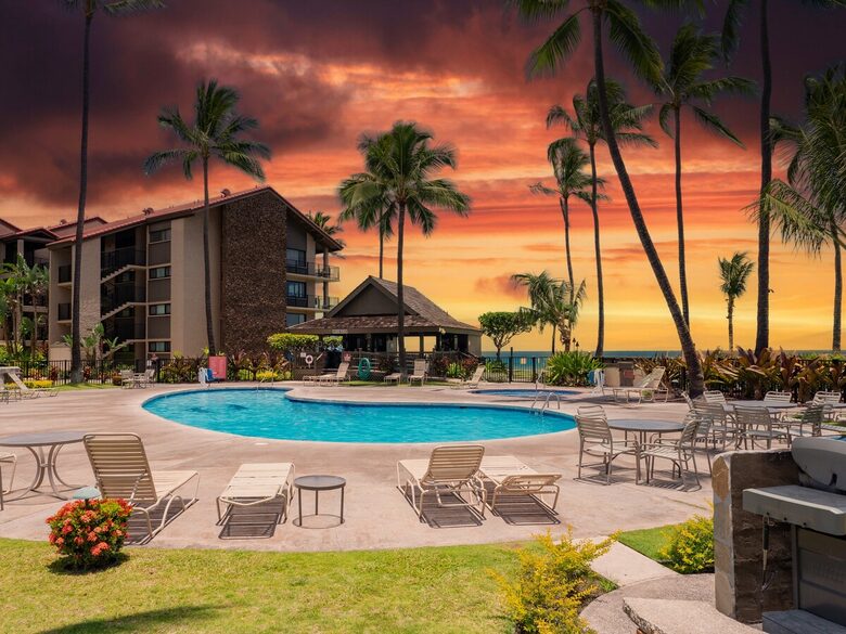 Oceanview Penthouse in Papakea Resort - Lahaina, Hawaii