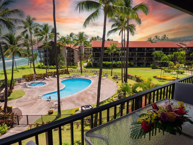 Oceanview Penthouse in Papakea Resort - Lahaina, Hawaii