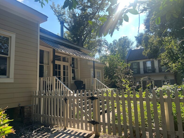 Charming Downtown Covington Retreat - Covington, Louisiana