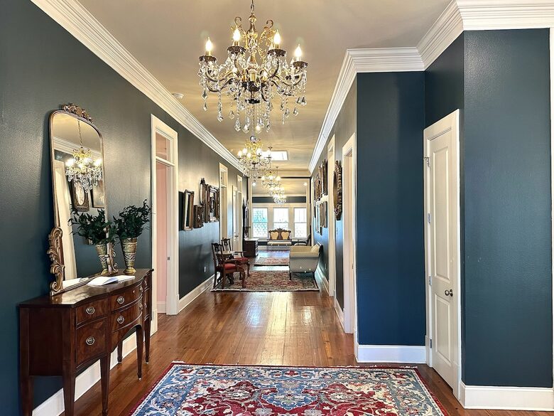 Charming Downtown Covington Retreat - Covington, Louisiana