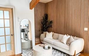 A Design-Led Treetop Retreat for Quiet Connecticut Weekends - Wilton, Connecticut