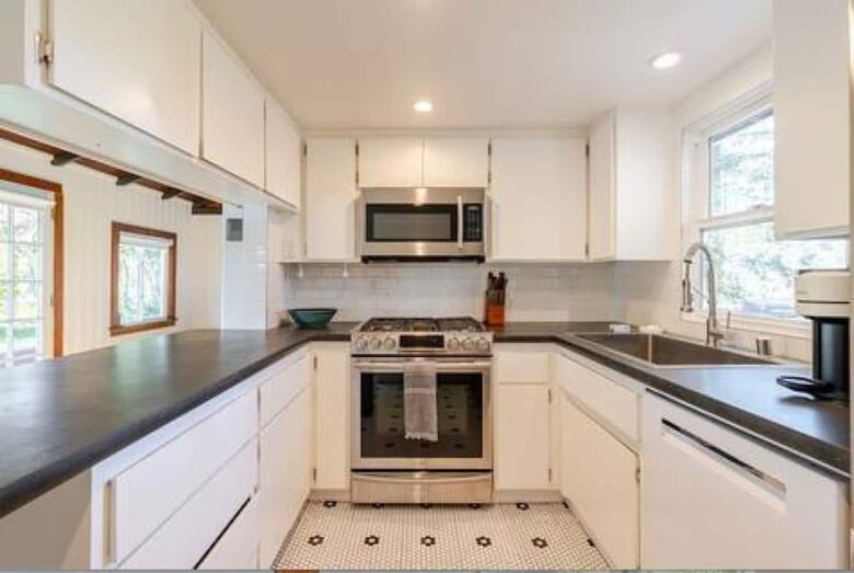 Hidden Lake House With Hot Tub & Views - Watsonville, California