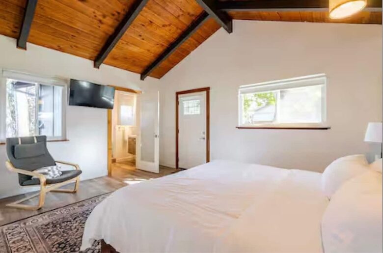 Hidden Lake House With Hot Tub & Views - Watsonville, California