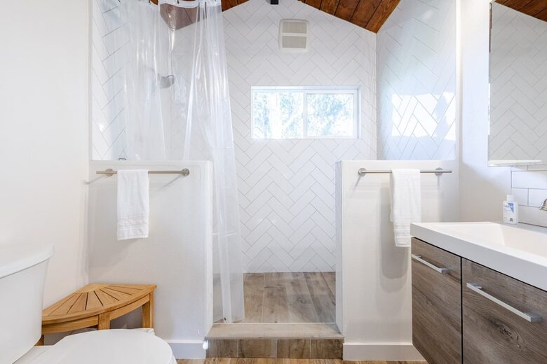 Hidden Lake House With Hot Tub & Views - Watsonville, California