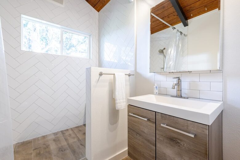 Hidden Lake House With Hot Tub & Views - Watsonville, California