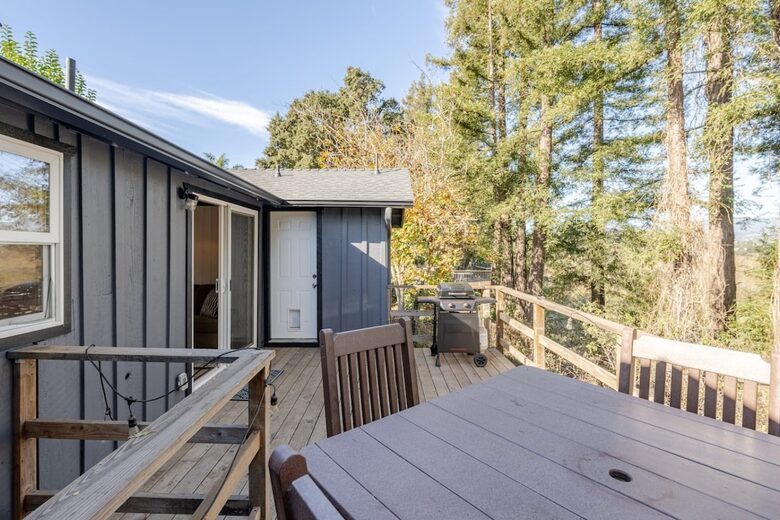 Hidden Lake House With Hot Tub & Views - Watsonville, California