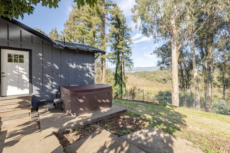 Hidden Lake House With Hot Tub & Views - Watsonville, California
