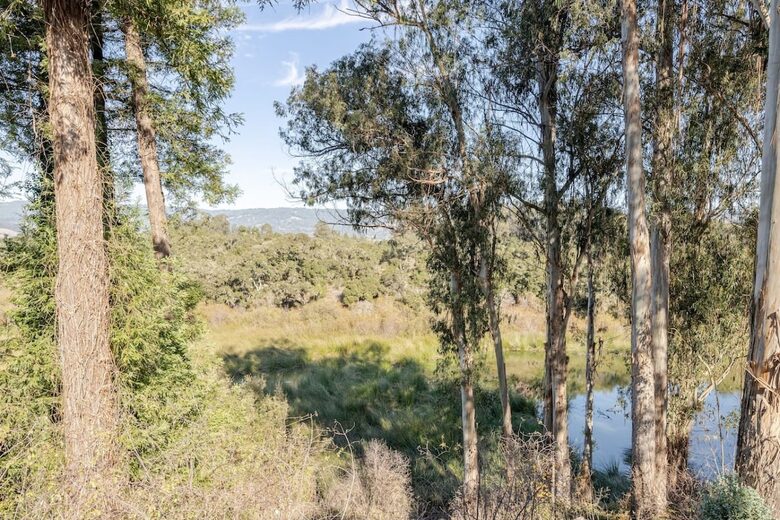 Hidden Lake House With Hot Tub & Views - Watsonville, California