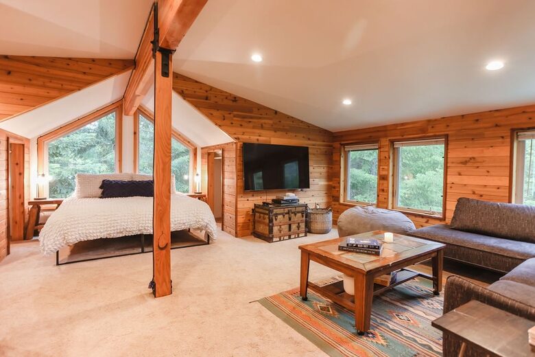 Relax in Cottonwood Cabin - Packwood, Washington