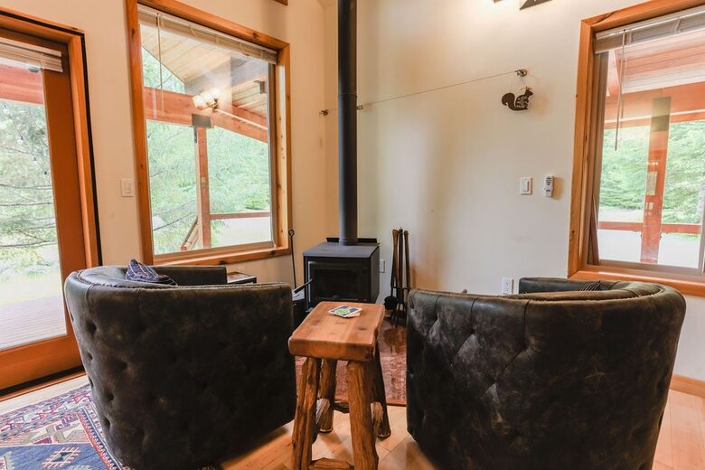 Relax in Cottonwood Cabin - Packwood, Washington