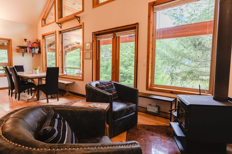 Relax in Cottonwood Cabin - Packwood, Washington