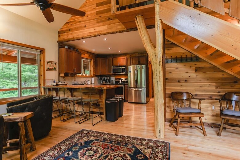 Relax in Cottonwood Cabin - Packwood, Washington