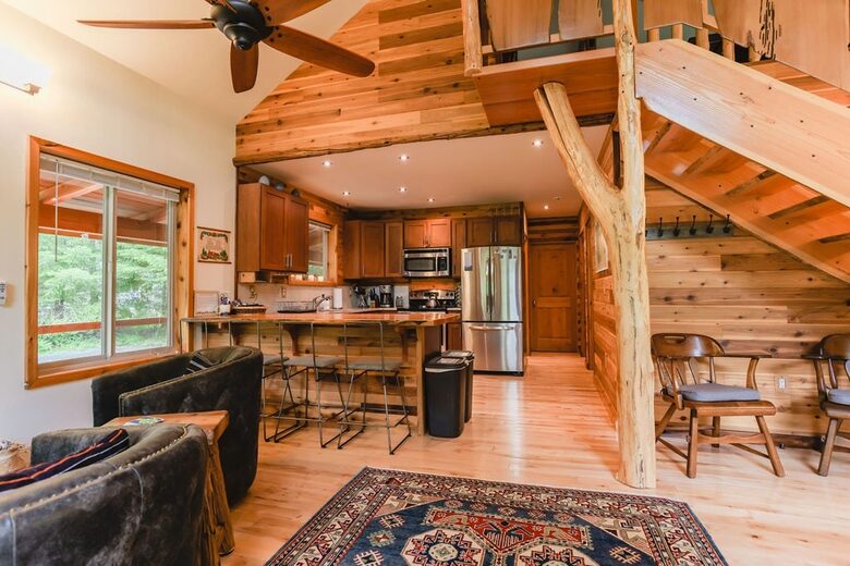 Relax in Cottonwood Cabin - Packwood, Washington