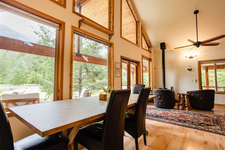 Relax in Cottonwood Cabin - Packwood, Washington