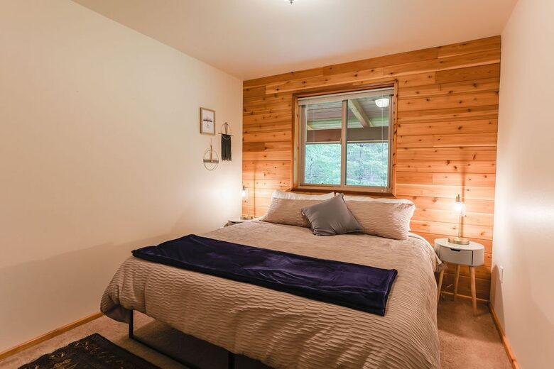 Relax in Cottonwood Cabin - Packwood, Washington